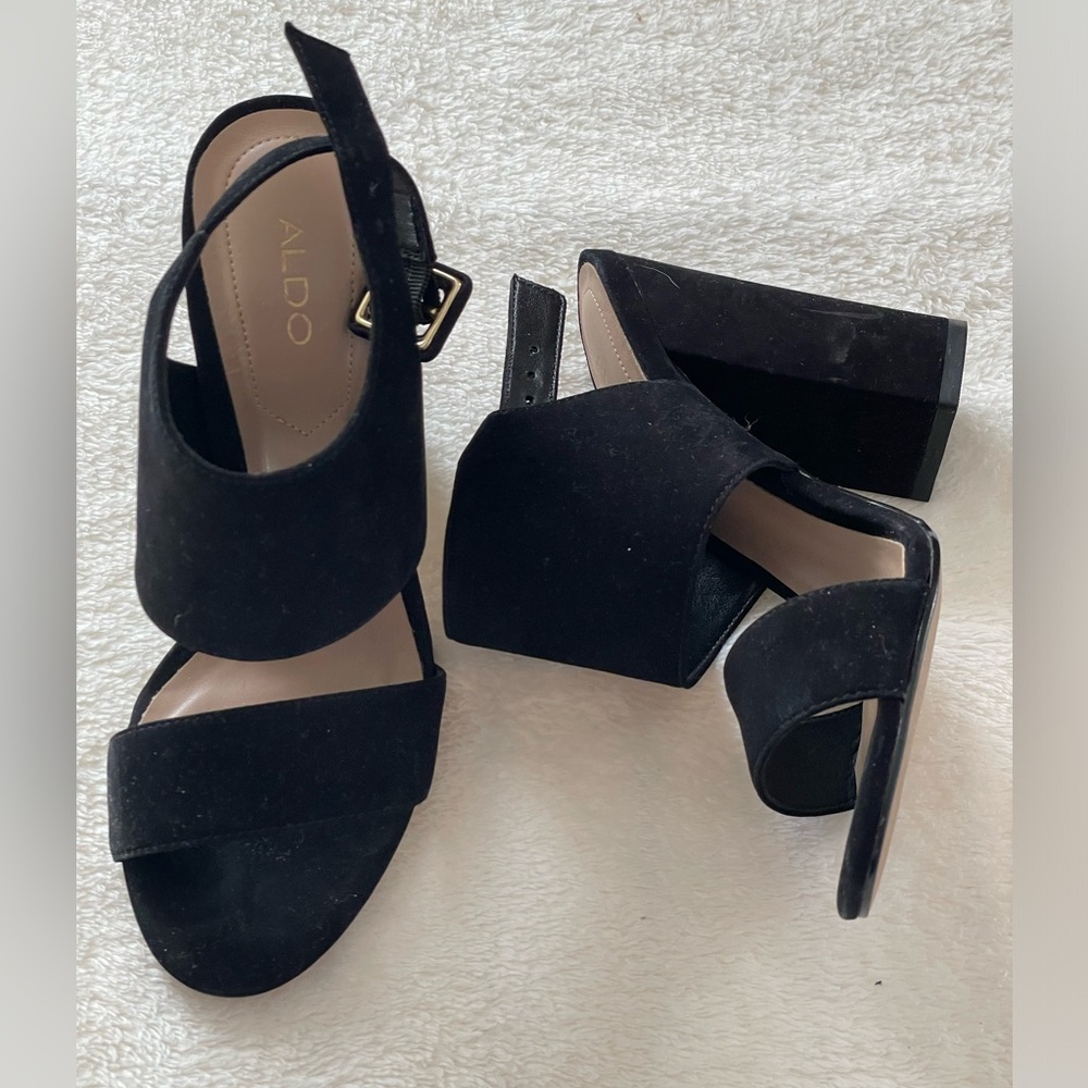 NWT Aldo Elise block heel sandals.